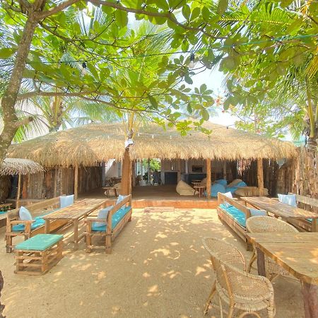 Отель Sky Breeze Унаватуна Экстерьер фото